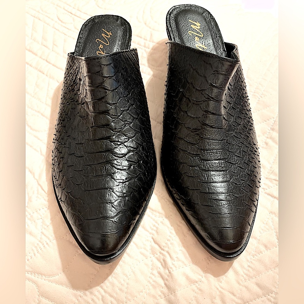 NWOT Matisse Mules Black Size 8.5
